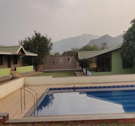 The Avi'S Village Chinchavli Exterior foto