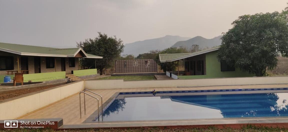 The Avi'S Village Chinchavli Exterior foto